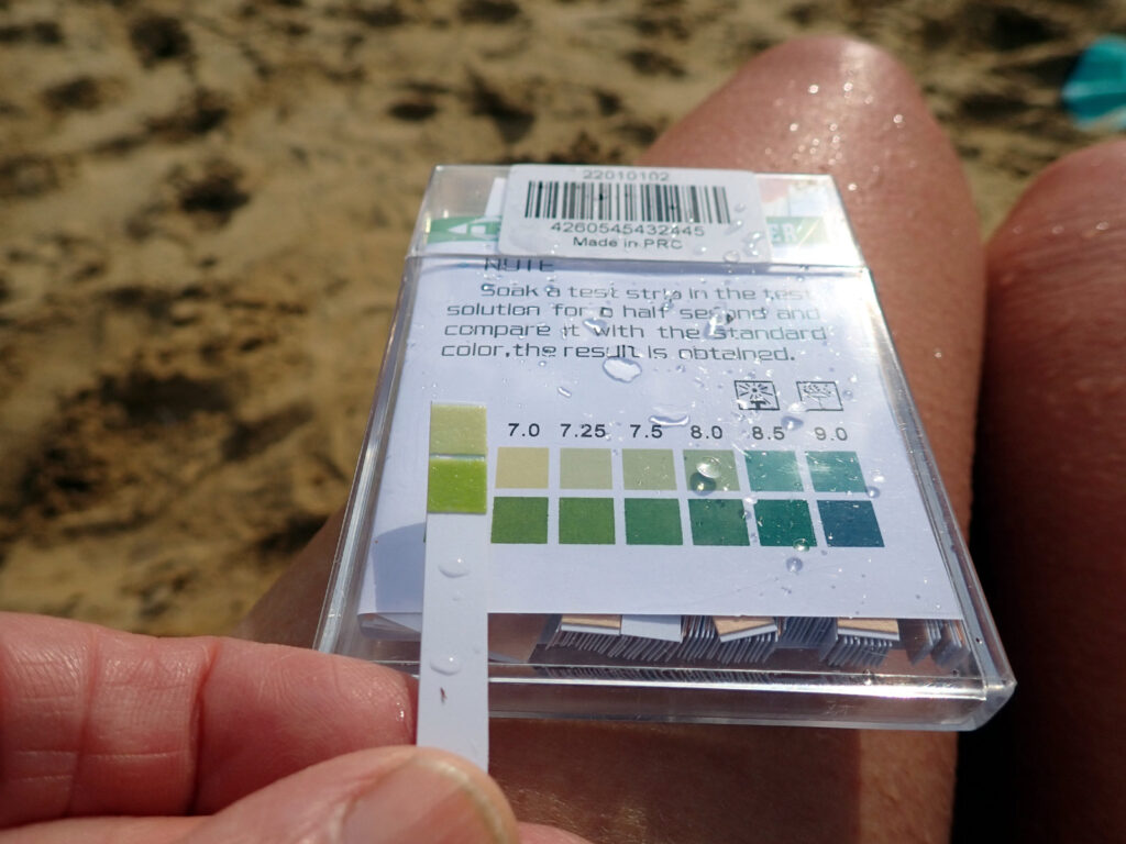 pH testing kit, matches 7.25